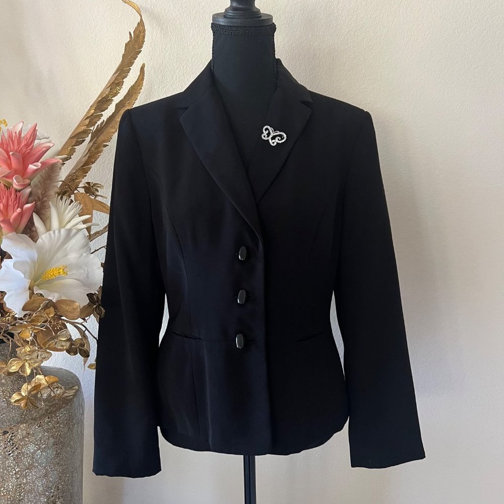 Chic Minimalist Liz Claiborne Black Blazer with Butterfly Rhinestone Brooch 10P - Picture 1 of 9